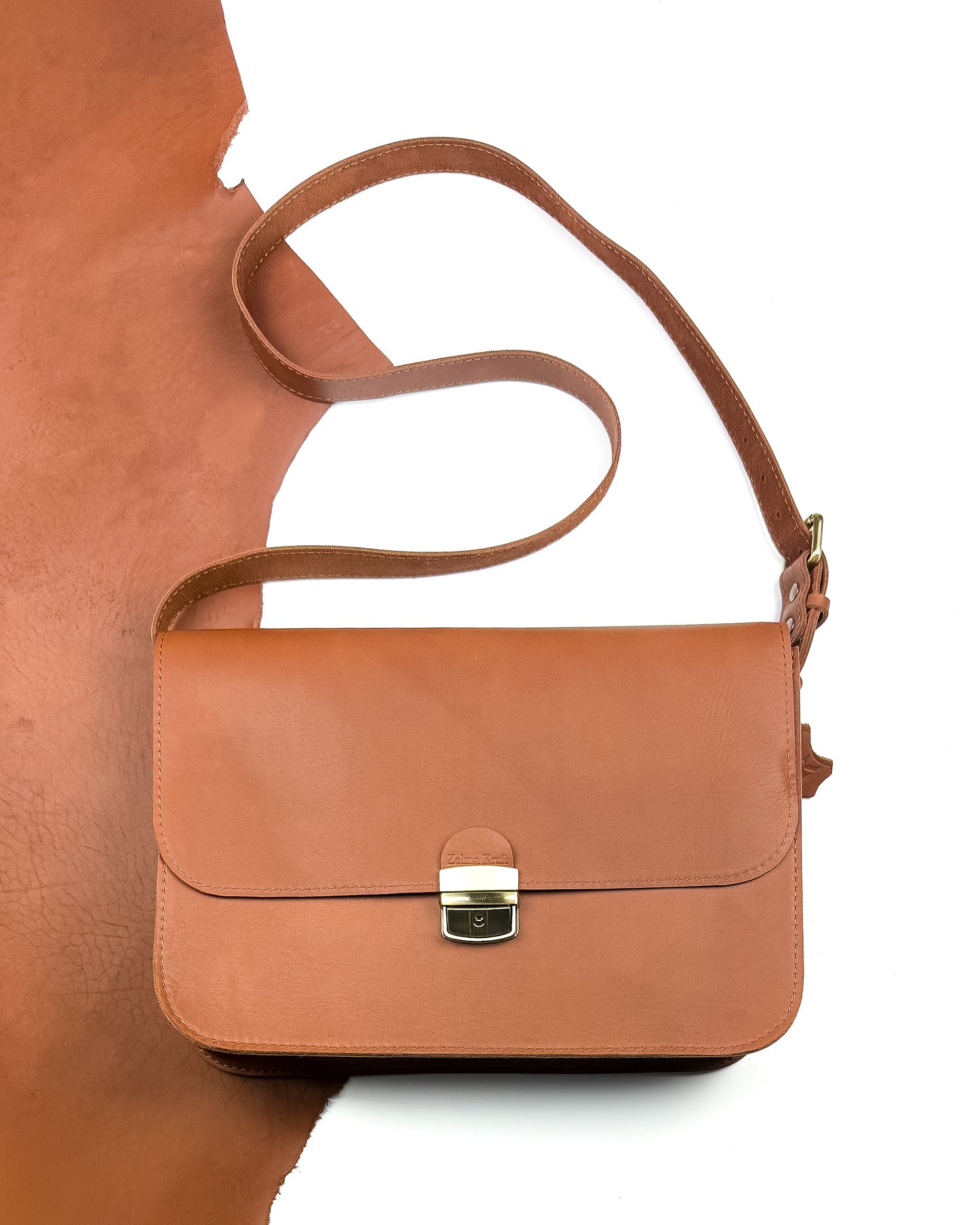 Saddle lielā soma Melna