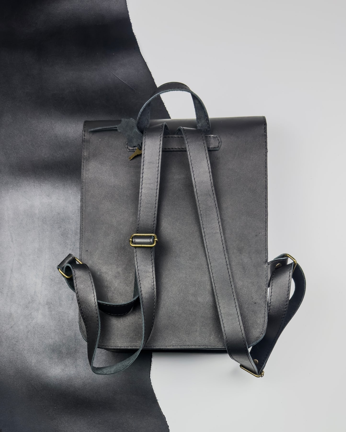 Saddle mugursoma Melna