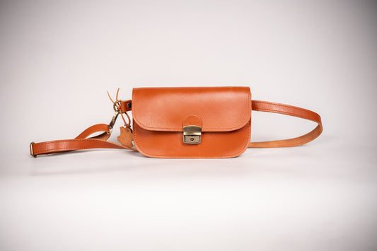 Saddle soma Mini Gaiši brūna