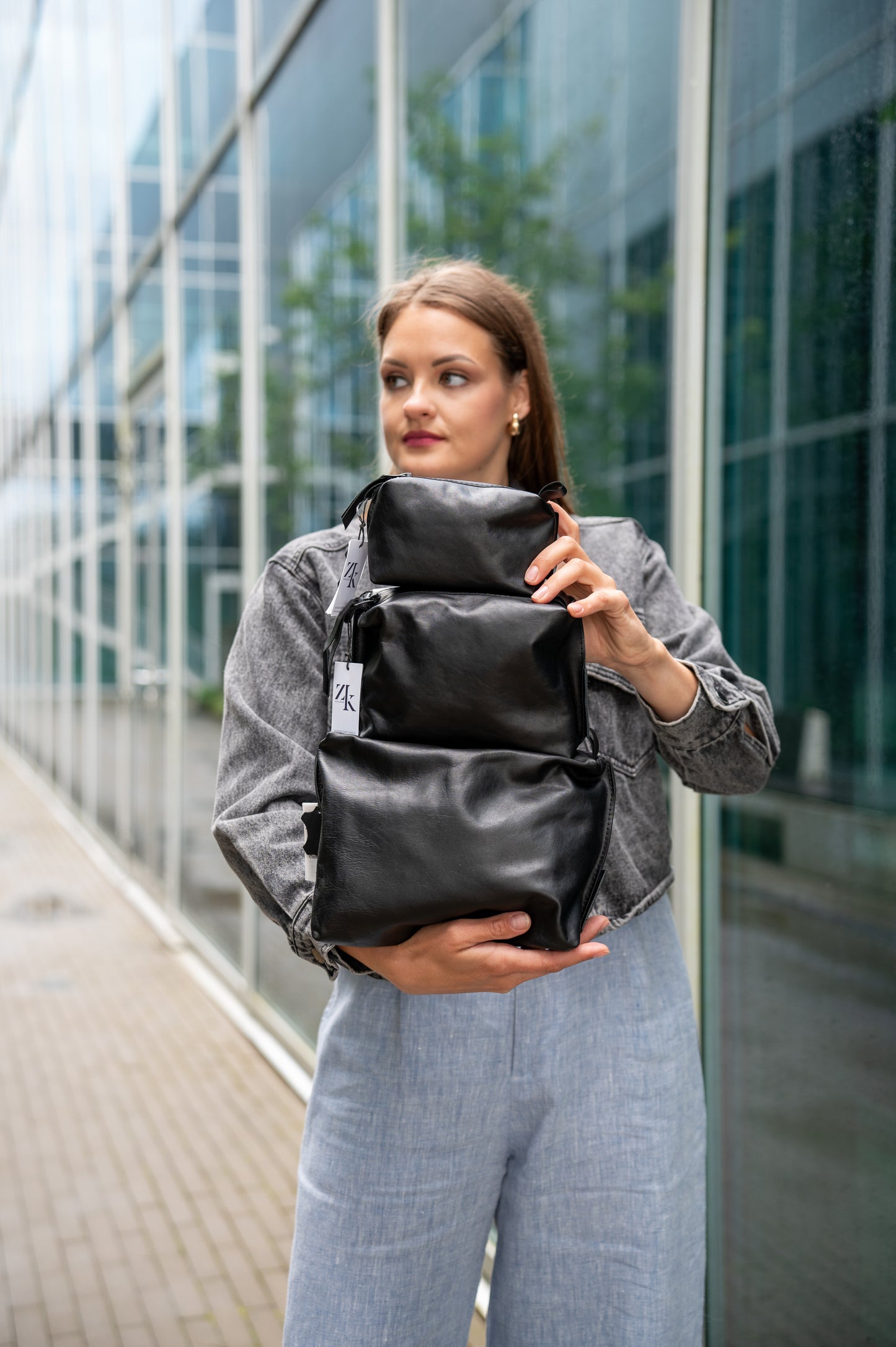 Kosmētikas maks Melnā metālika