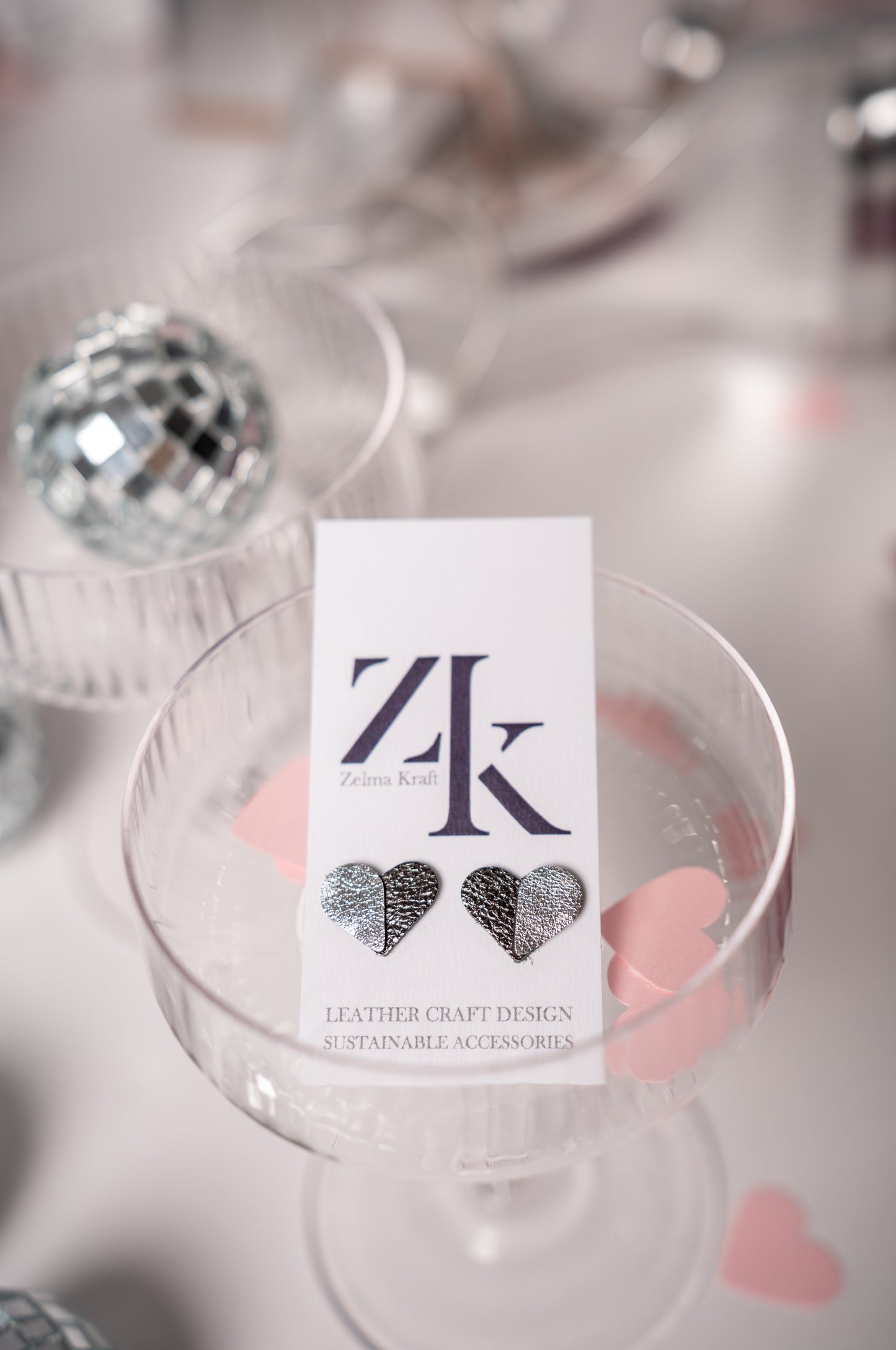 Heart earrings Shade of silver