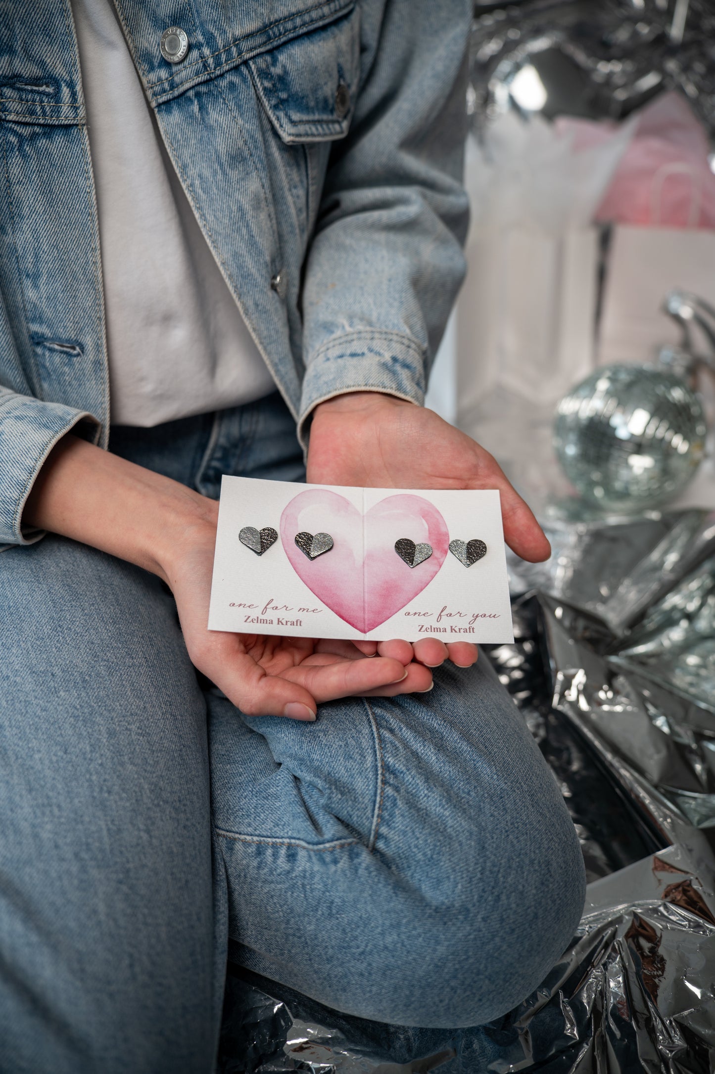 Heart earrings Shade of silver