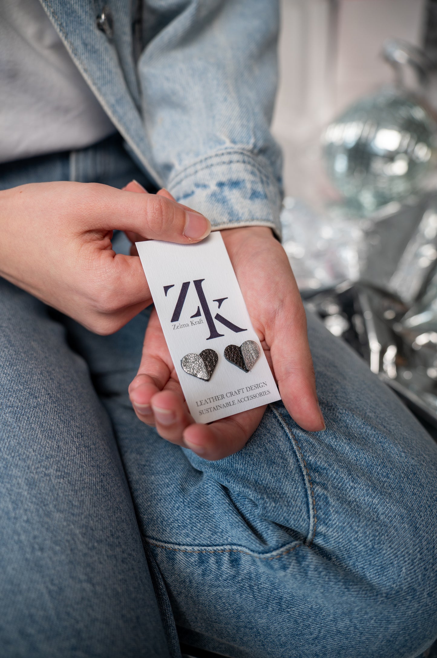 Heart earrings Shade of silver