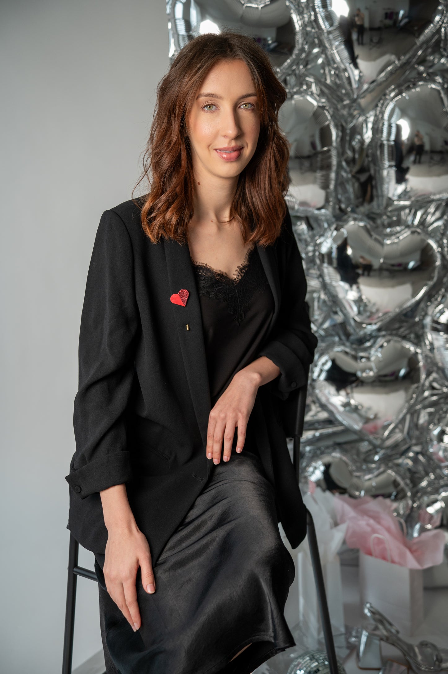 Sirds broša Sarkana