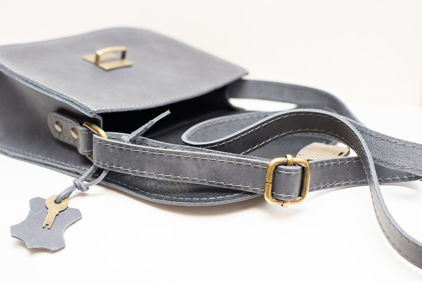 Saddle soma M Pelēka