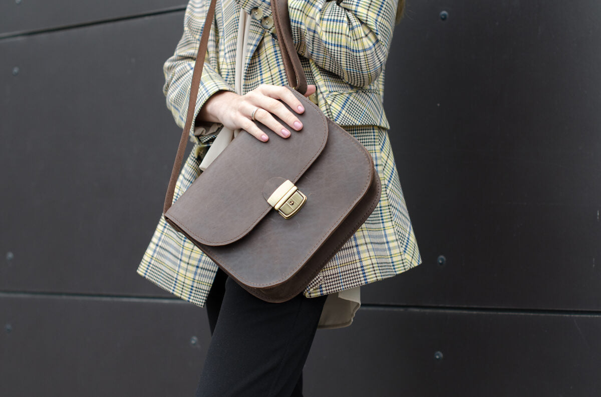 Saddle soma L Tumši brūna