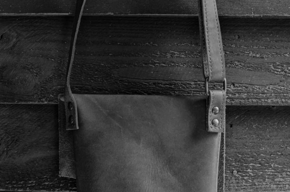 Medium Messenger bag  Black