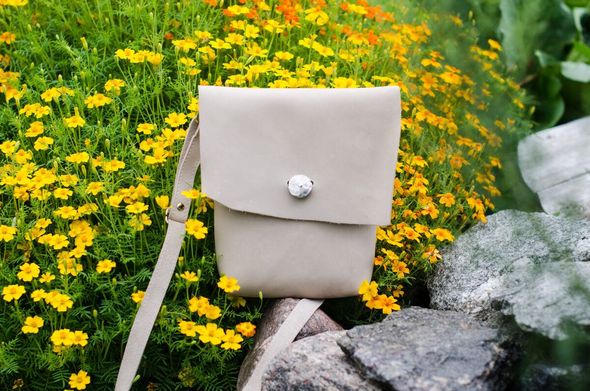 Medium Messenger bag Beige