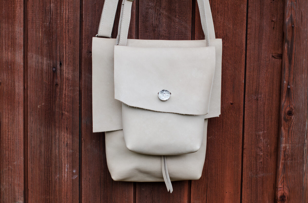 Small Messenger bag Beige