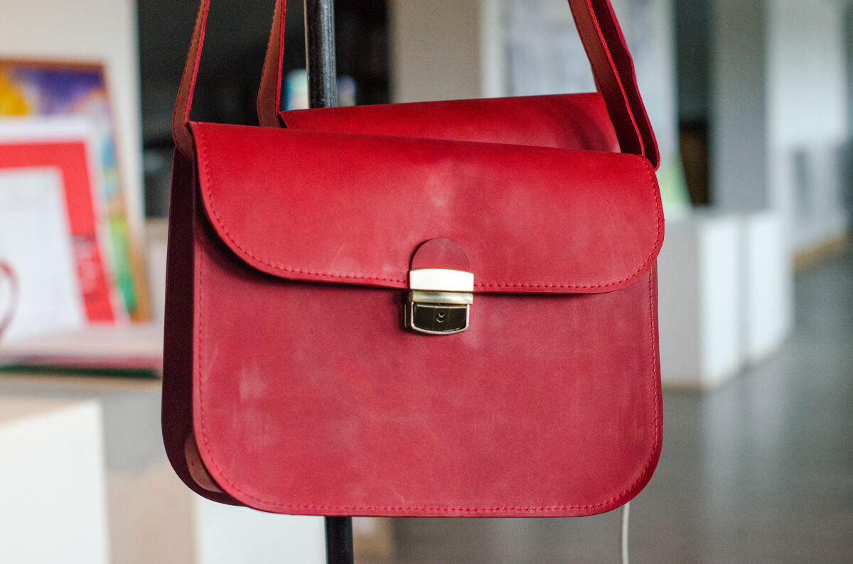 Saddle soma XL Sarkana