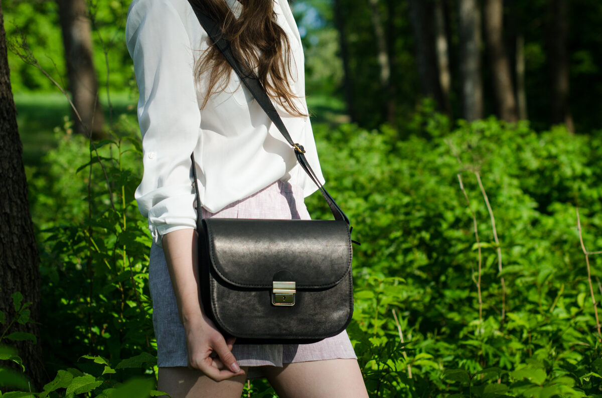 Saddle soma L Melna
