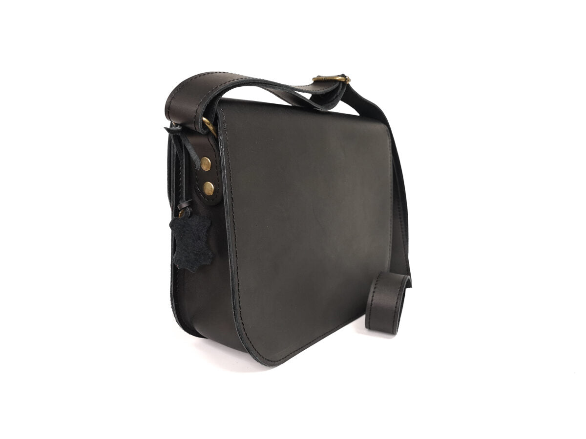 Saddle soma L Melna