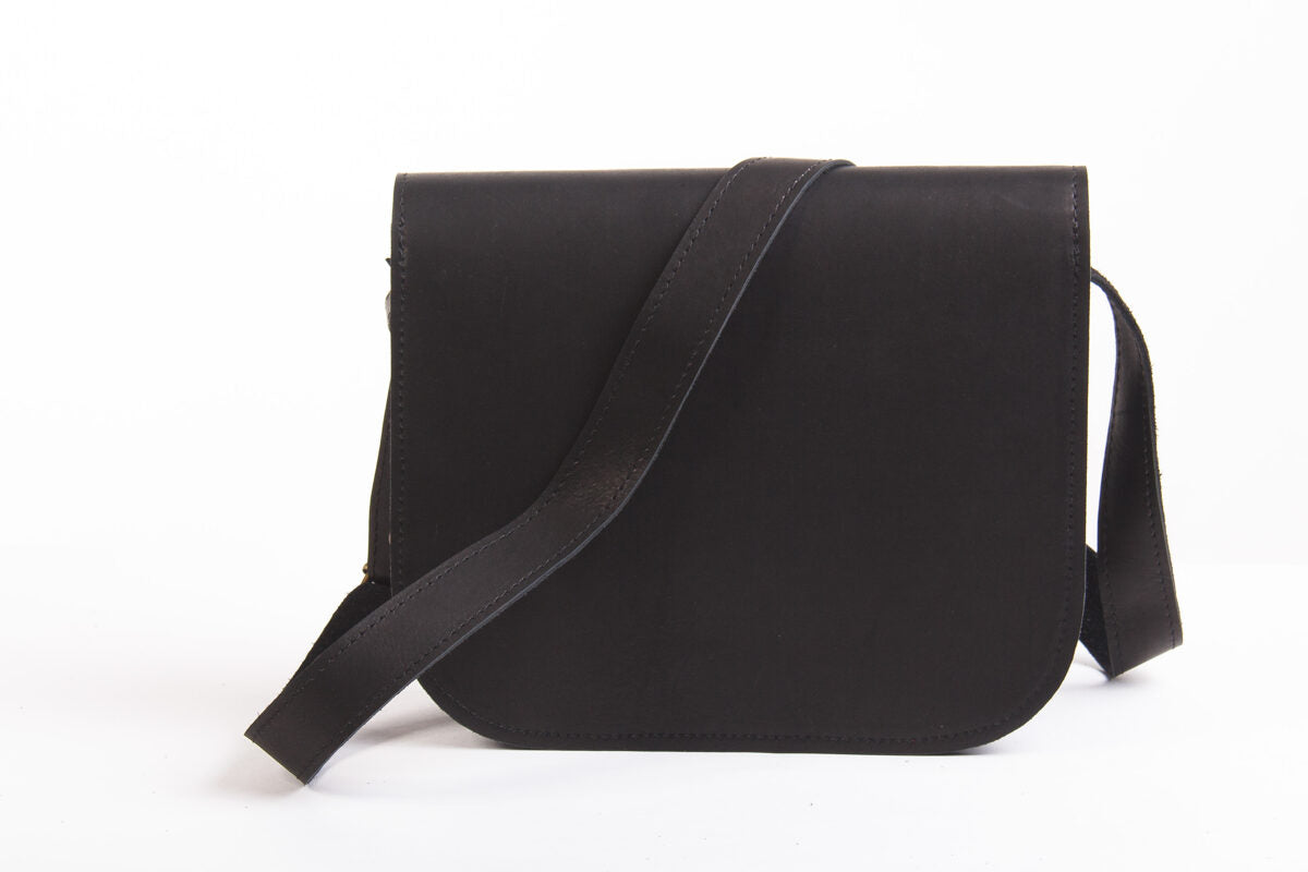 Saddle soma L Melna