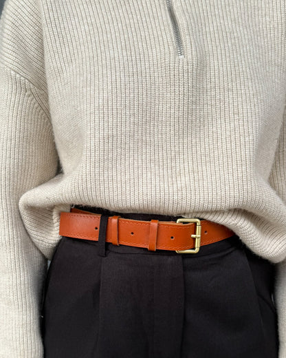 Seddle josta Gaiši brūna