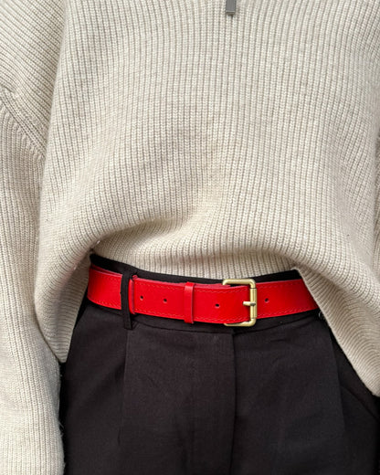 Seddle josta Sarkana