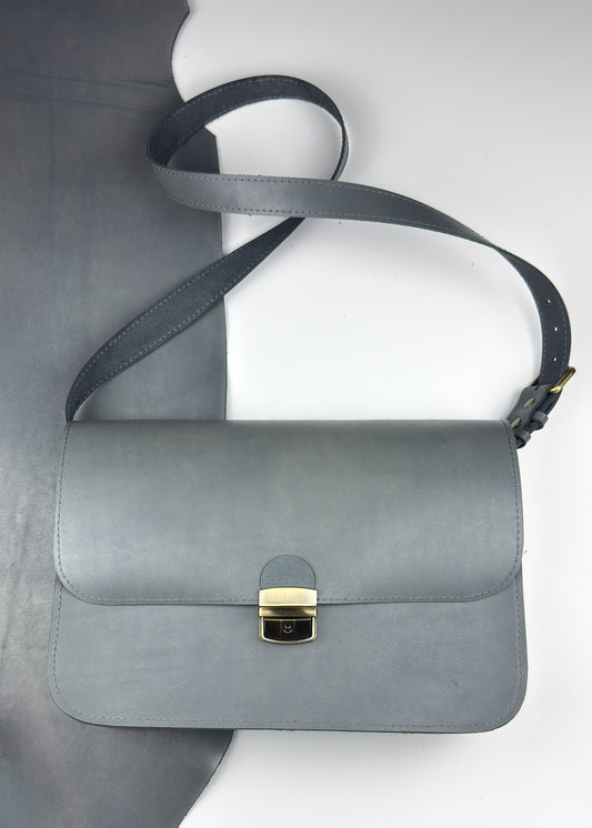 Saddle lielā soma Pelēka