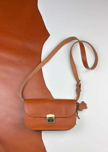 Saddle mazā soma Gaiši brūna