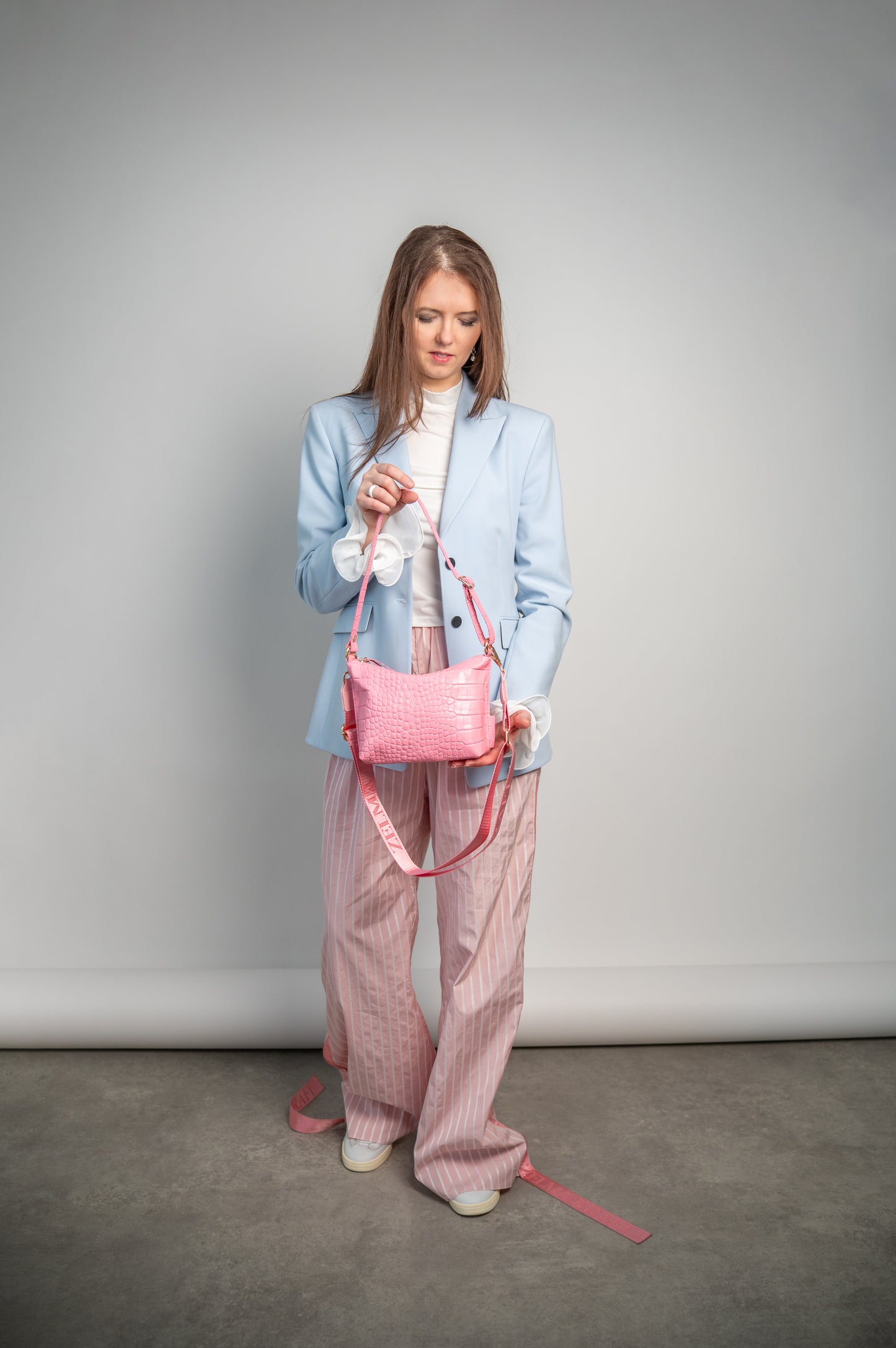Hobo bag Pink crocodile