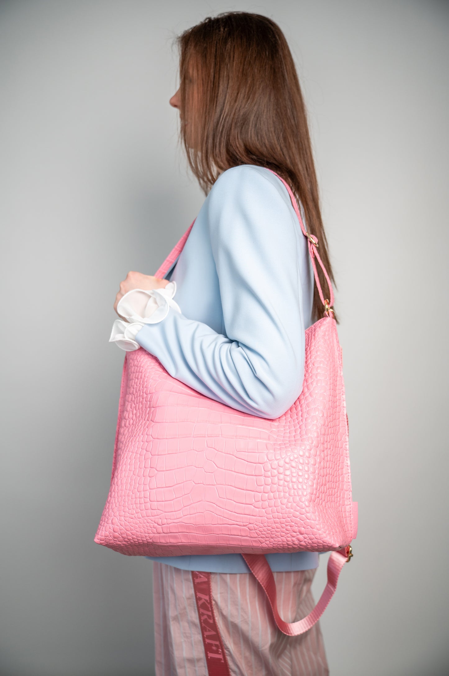 Hobo bag Pink crocodile