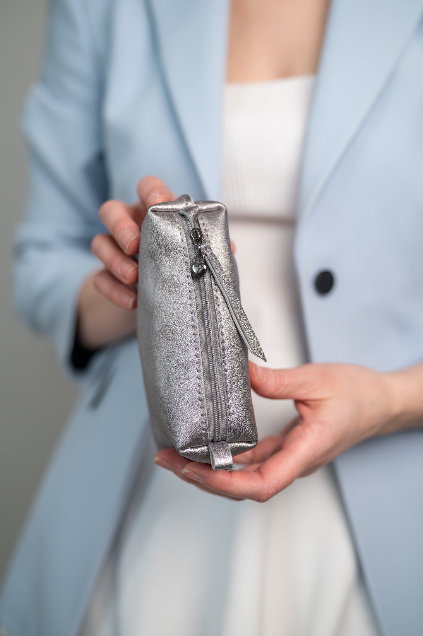 Cosmetic bag Dark silver